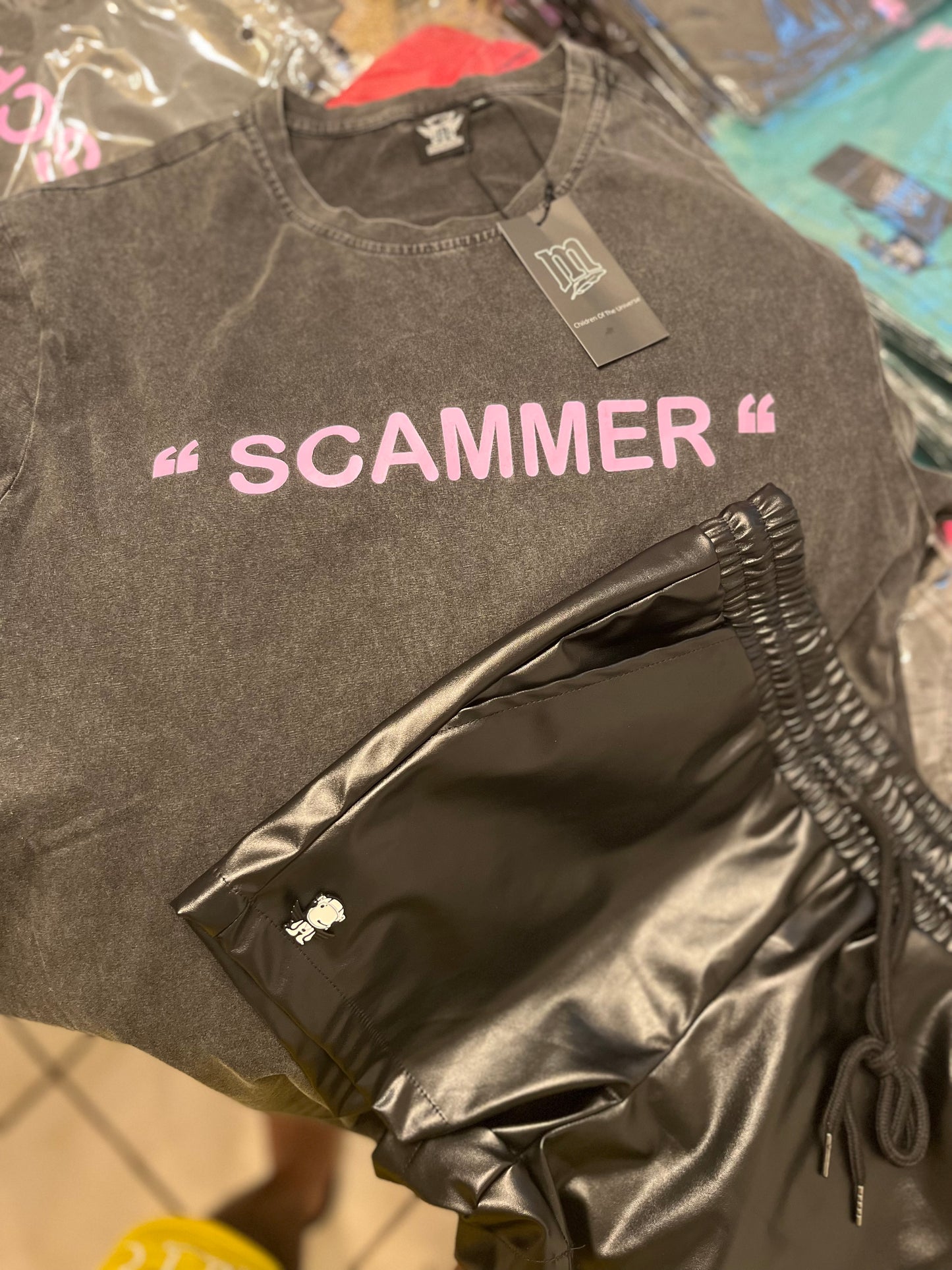 Children of The Universe Vintage “ Scammer” T-shirt